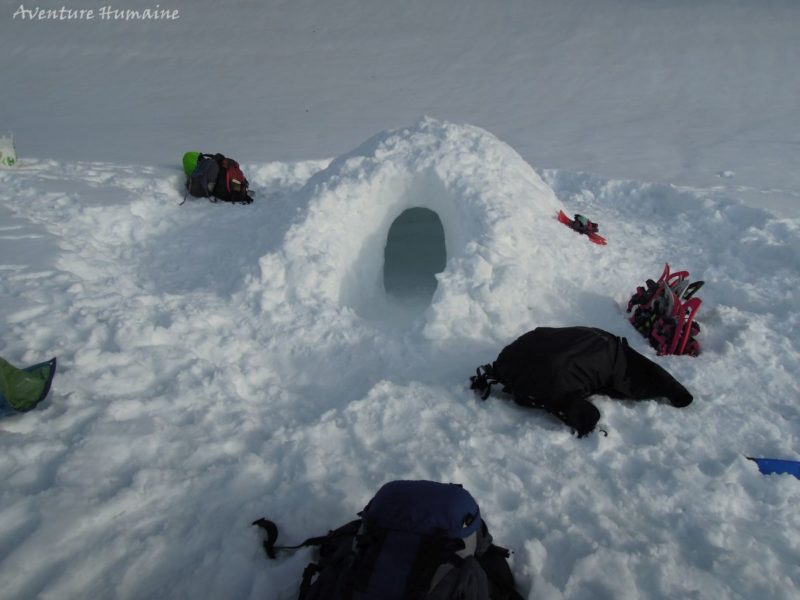 construction d'igloo en famille