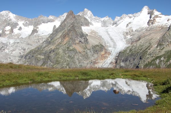Le Mont Dolent, depuis une variante du tour du Mont-Blanc