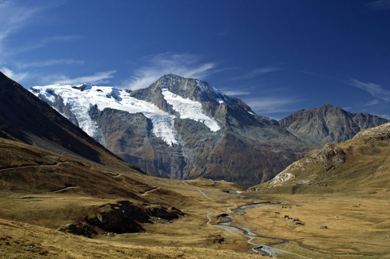 Belle vue sur le Dôme de la Sache et le Mont Pourri - Trek Au fil des Alpes Gréées